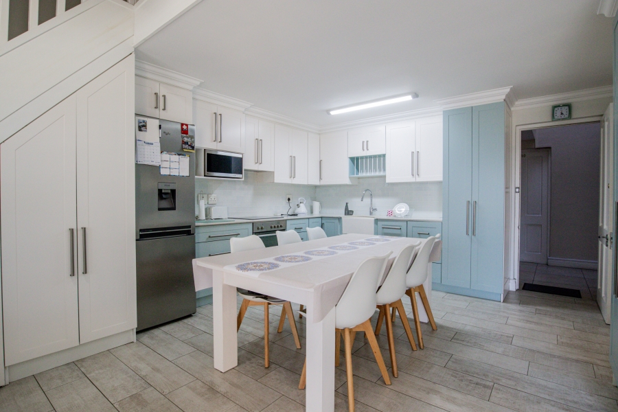 To Let 2 Bedroom Property for Rent in Rondebosch Western Cape